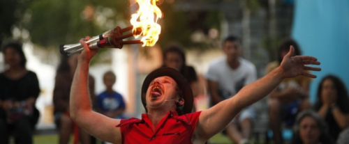 A compañía galega Isla LeTriska presenta o seu espectáculo de novo circo en San Martiño Pinario