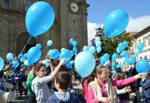 NEA_ lanamento_baloes_azuis_penafiel