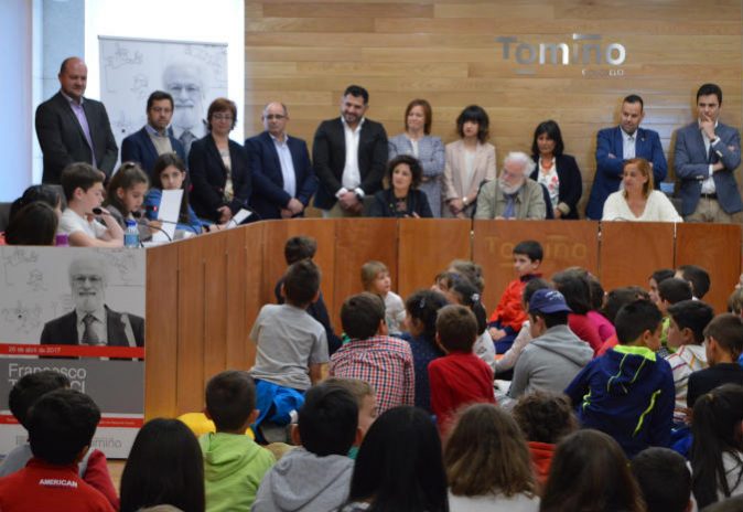 Francesco Tonucci convida a nenos e nenas de Tomiño a opinar sobre a cidade que queren
