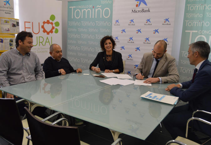 A Asociación Desenvolvemento Rural MAIV-Baixo Miño e MicroBank subscriben un convenio para incentivar o autoemprego