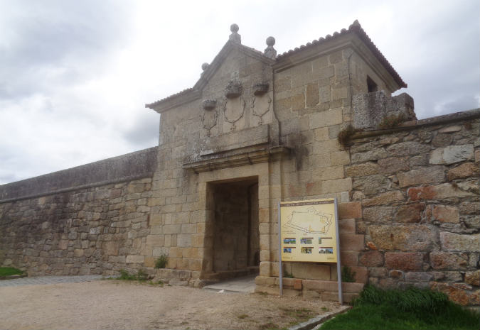 A antiga Fortaleza de Salvaterra de Miño, declarada Ben de Interese  Cultural dende o ano 1949, conta cunha ruta de paneis explicativos