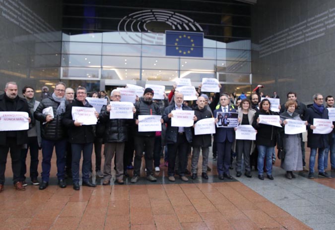 A denuncia contra o franquismo chega ao Parlamento europeo