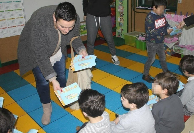 Pepe Carreiro presenta ante o alumnado guardés  «Os Bolechas na desembocadura do Miño»