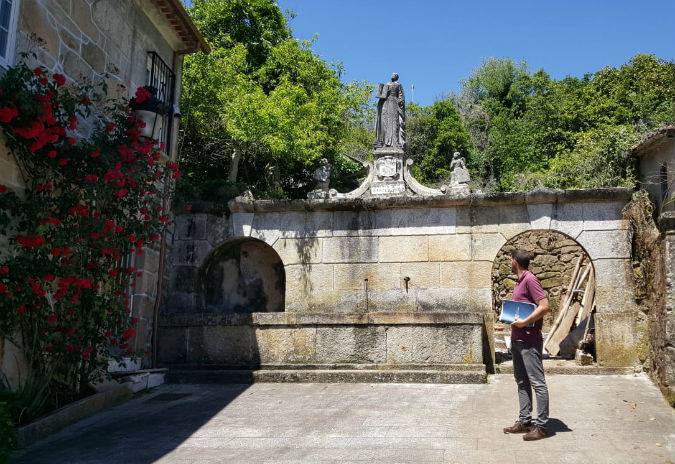 Inicio da recuperación e posta en valor da fonte de San Ignacio nas Neves