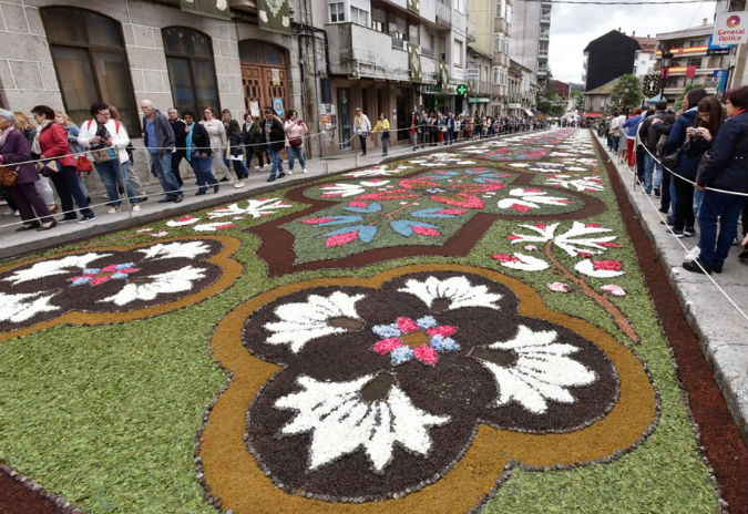 As alfombras de Ponteareas superan o récord de asistencia