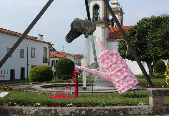 Este verão não fique em casa, saia à rua para apreciar o crochet em Cerveira