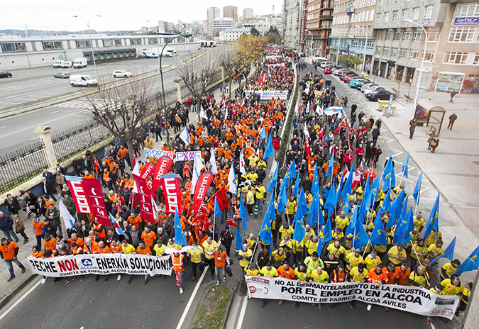 3.500 persoas participan na manifestación en apoio aos traballadores e traballadoras de Alcoa