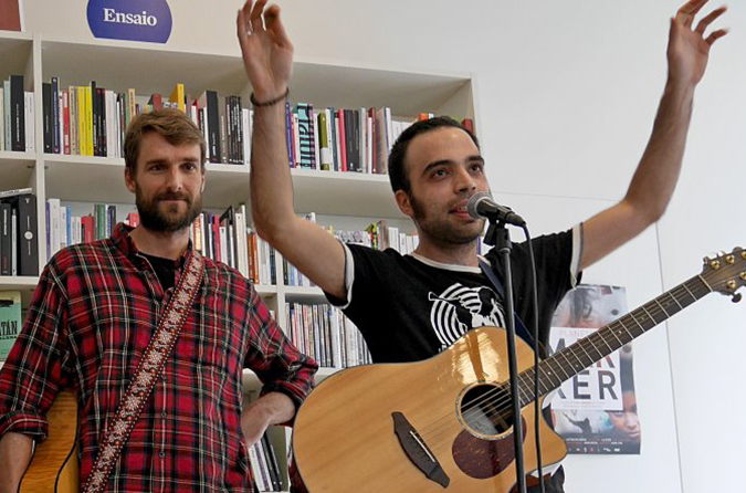 “Todos temos présa en aprender a falar, pero escoitando é cando máis se aprende”