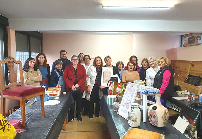 Entrega de diplomas do curso de restauración de mobles e tapicería