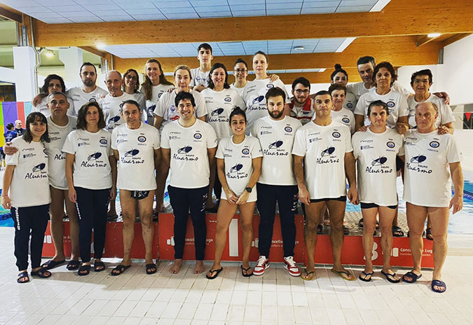 O equipo feminino do Club Natación Ponteareas categoría Máster proclámase campión galego de inverno