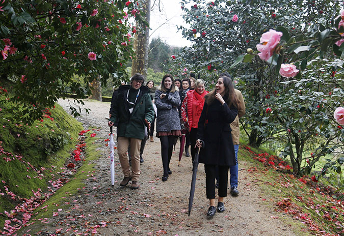 A Deputación promociona a Ruta da Camelia cunha visita guiada aos xardíns do Castelo de Soutomaior