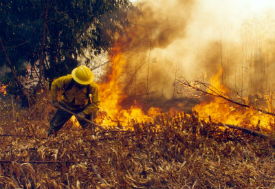 Compromiso acláralle a Troncoso que o concello ten competencia en materia de incendios