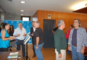 Gran acollida dos veciños na inauguración da exposición de radios na Casa da Cultura de Salceda de Caselas