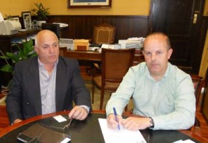 O Alcalde de Tui recibe ao Presidente da Asociación "Tui-Salceda" de Bos Aires