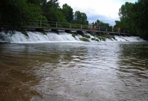 O Concello acometerá obras de eliminación de barreiras arquitectónicas nos accesos ao río Tea