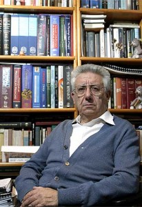 O médico e académico García Barreno disertou na Casa de Galicia sobre o uso da linguaxe na medicina