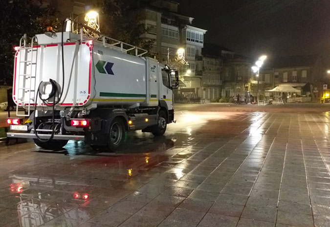 O Concello de Ponteareas desinfecta rúas e espazos públicos a diario