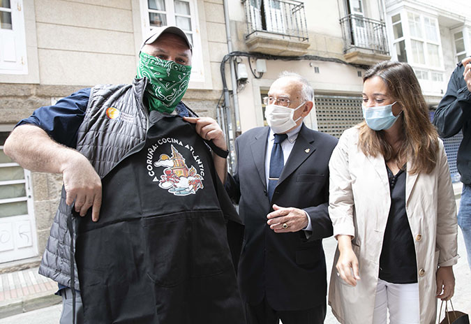 Inés Rey e o chef José Andrés destacan o compromiso social da Coruña durante a pandemia