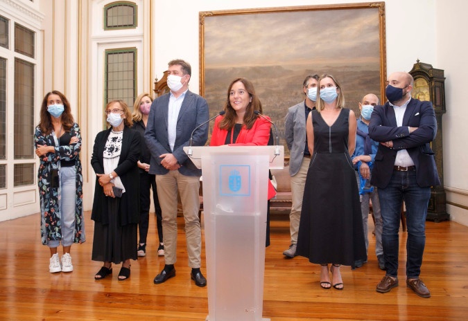 Inés Rey reestrutura o goberno da Coruña “para sumar e unir na resposta á crise”