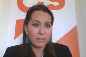 Cidadáns pide que se declare tránsfuga a unha deputada de Ourense