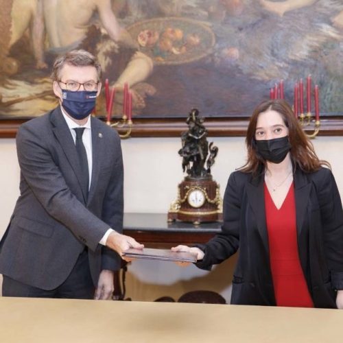 Inés Rey e Núñez Feijóo formalizan a construción do novo CHUAC
