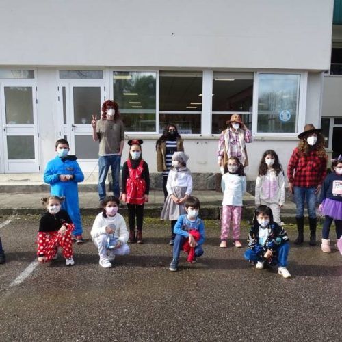 Centros educativos de Tomiño manteñen viva a tradición do entroido