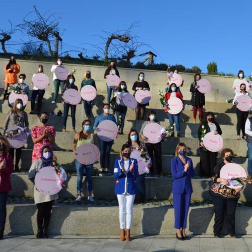 Mos homenaxea ás súas 60 heroínas do Servizo de Axuda no Fogar