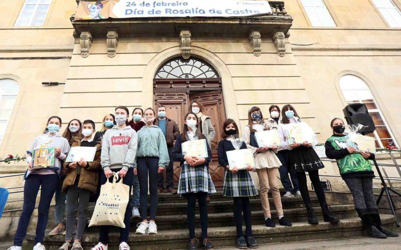 Entrega de premios da III edición do Concurso de poemas ilustrados de Rosalía de Castro en Ponteareas