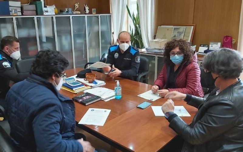 O Porriño e a Policía Local acordan protocolos coa hostalería para cumprir as restricións