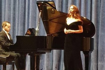 A soprano Sara López ofreceu un recital lírico en Sober