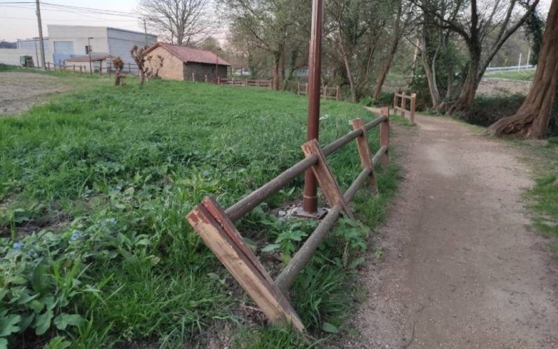 SOMOS Ribadumia denuncia o deterioro dos paseos fluviais do Concello