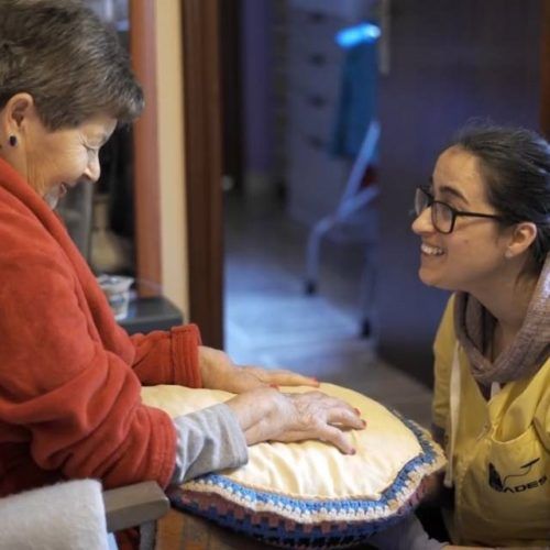 Persoal do Servizo de Axuda no Fogar de Tomiño recibe a primeira dose da vacina contra a Covid-19