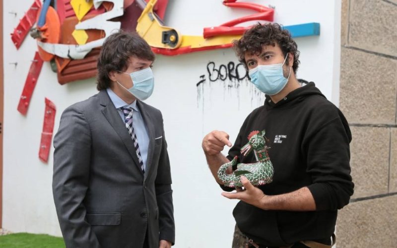 Inauguram escultura da Coca em Monção para transmitir uma mensagem ambiental