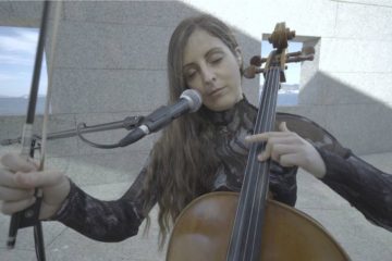 A violonchelista Margarida Mariño converte en canción os versos de Xela Arias