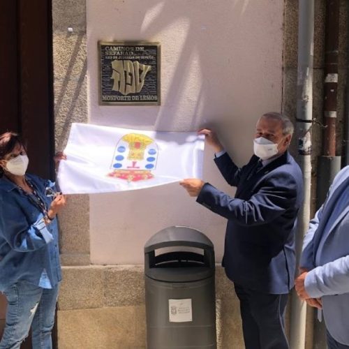 Monforte sinaliza a súa xudería coa colocación da placa oficial