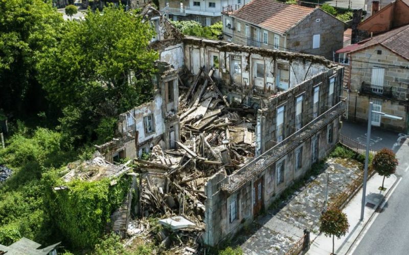 Plataforma SOS Fonte de Troncoso denuncia “silencio administrativo” sobre o estado do Hotel Roma