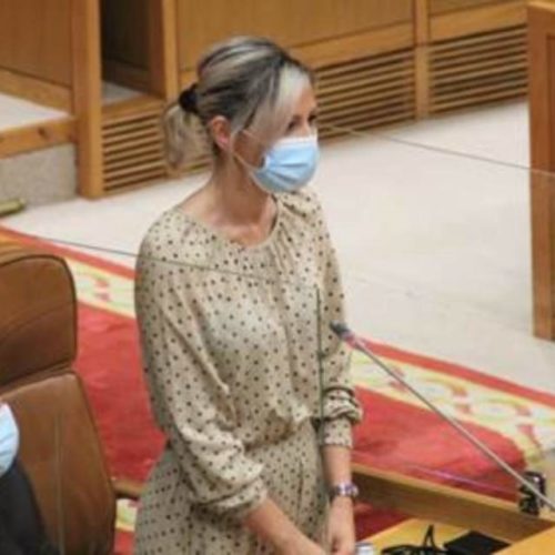 A xornalista viguesa Noelia Otero toma posesión como nova deputada do PSdeG