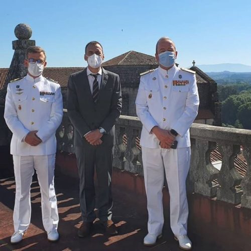 O alcalde de Tui recibiu ao novo comandante naval do Miño