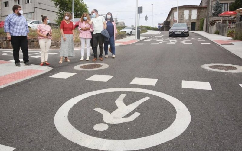 Ponteareas humaniza a contorna do centro de saúde e do complexo deportivo