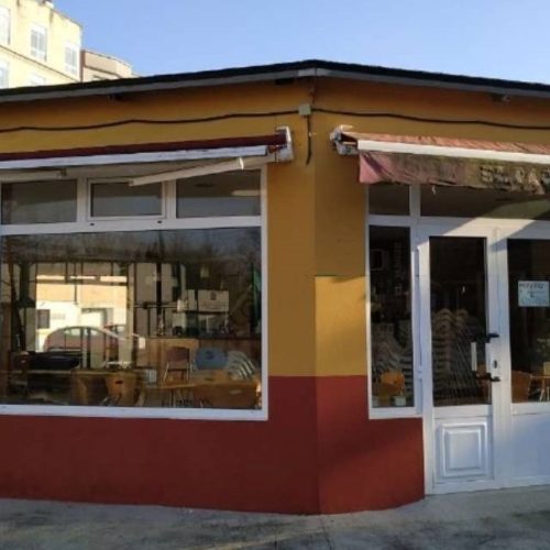 O Parque das Pombas en Ponteareas recupera a súa cafetería