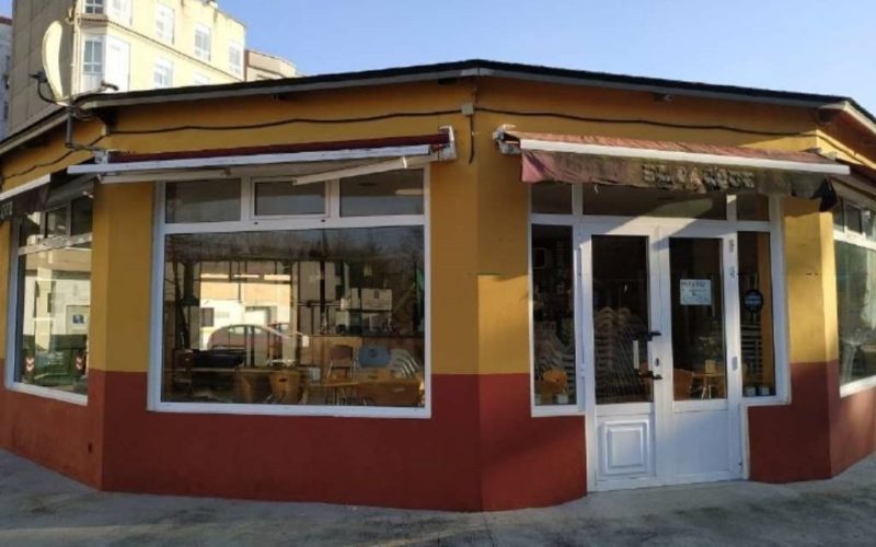 O Parque das Pombas en Ponteareas recupera a súa cafetería
