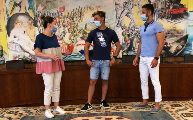 Salvaterra recibiu ao seu campión piragüista Dani Pérez Cortegoso