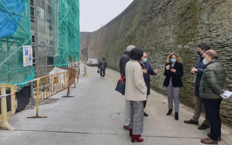 A Xunta mellora a fachada do Centro Médico da Praza de Ferrol en Lugo