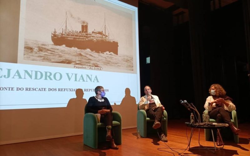 Roberto Mera presentou en Ponteareas libro de homenaxe ao seu tío bisavó Alejandro Viana