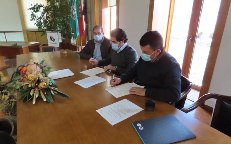 Assinatura do contrato de execução da empreitada do “Centro Municipal de Proteção Civil de Terras de Bouro”