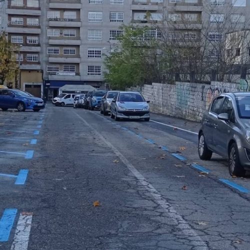 A nova zona azul de Ponteareas facilita o aparcamento na vila