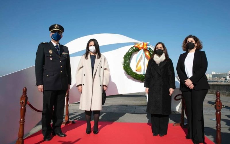 A Coruña homenaxea aos heroes do Orzán como Fillos Adoptivos da Cidade