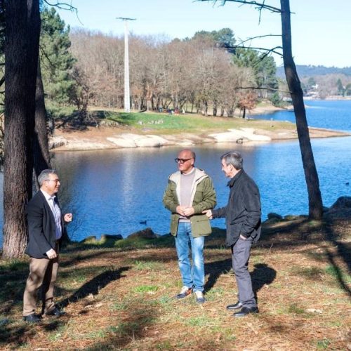 Área natural de Cachamuíña (Ourense) ten un novo aparcadoiro