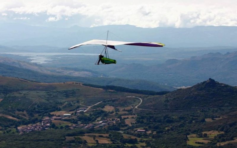 Oposición dos deportistas á LAT de Iberdrola que inhabilitaría a Serra do Larouco para a práctica do parapente