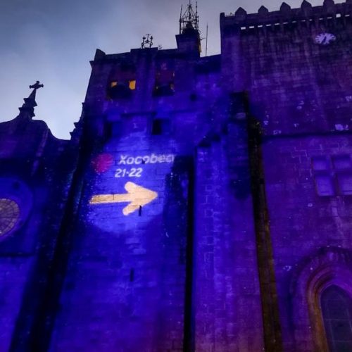 A Catedral de Tui ilumínase coma lugar emblemático do Camiño de Santiago